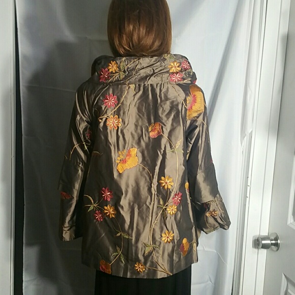 Dianaira woven silk water proof jacket - Picture 5 of 8